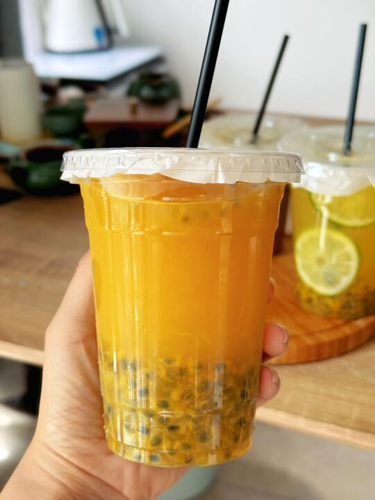 今夏必喝——两块钱一杯的百香果柠檬水