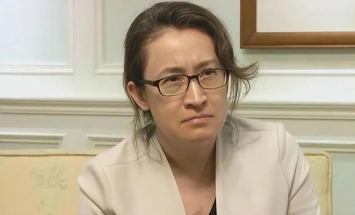 [下雨]作为台当局的副领导人，萧美琴当着全世界的面做出承诺，台湾不仅要将台积电搬