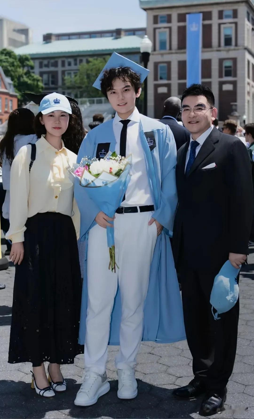 陈光标不仅是慈善家，两个孩子也培养得不错，大儿子耶鲁大学毕业，已经回国工作，小儿