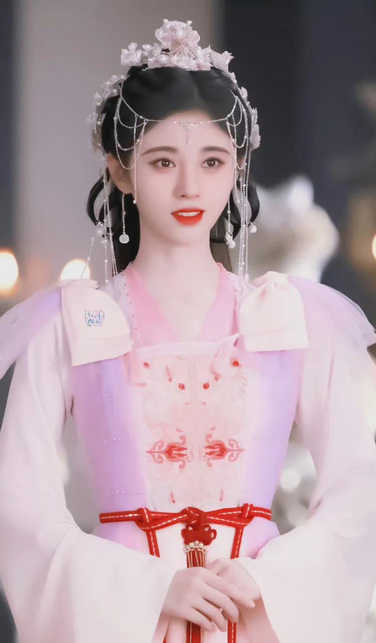 鞠婧祎古装美图，仙气飘飘，美艳绝伦！