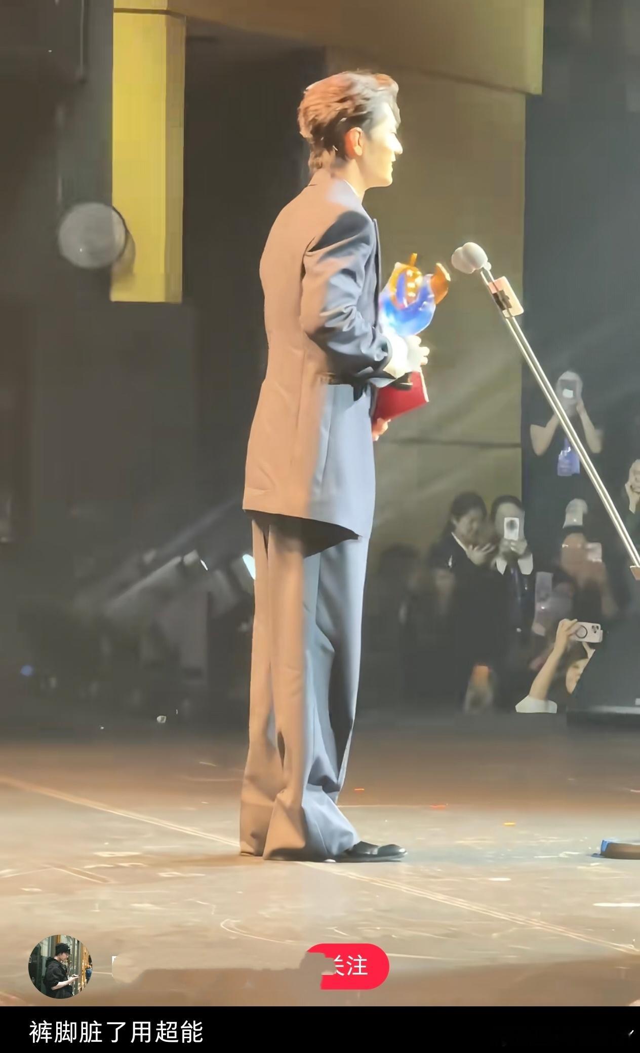 我自己会帮老公洗 