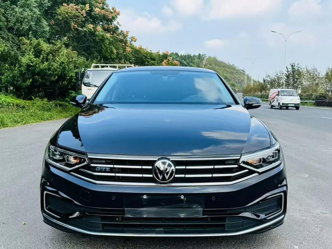 迈腾 GTE：插混保值率 “崩盘”，二手捡漏好时机
迈腾 GTE 作为大众旗下的