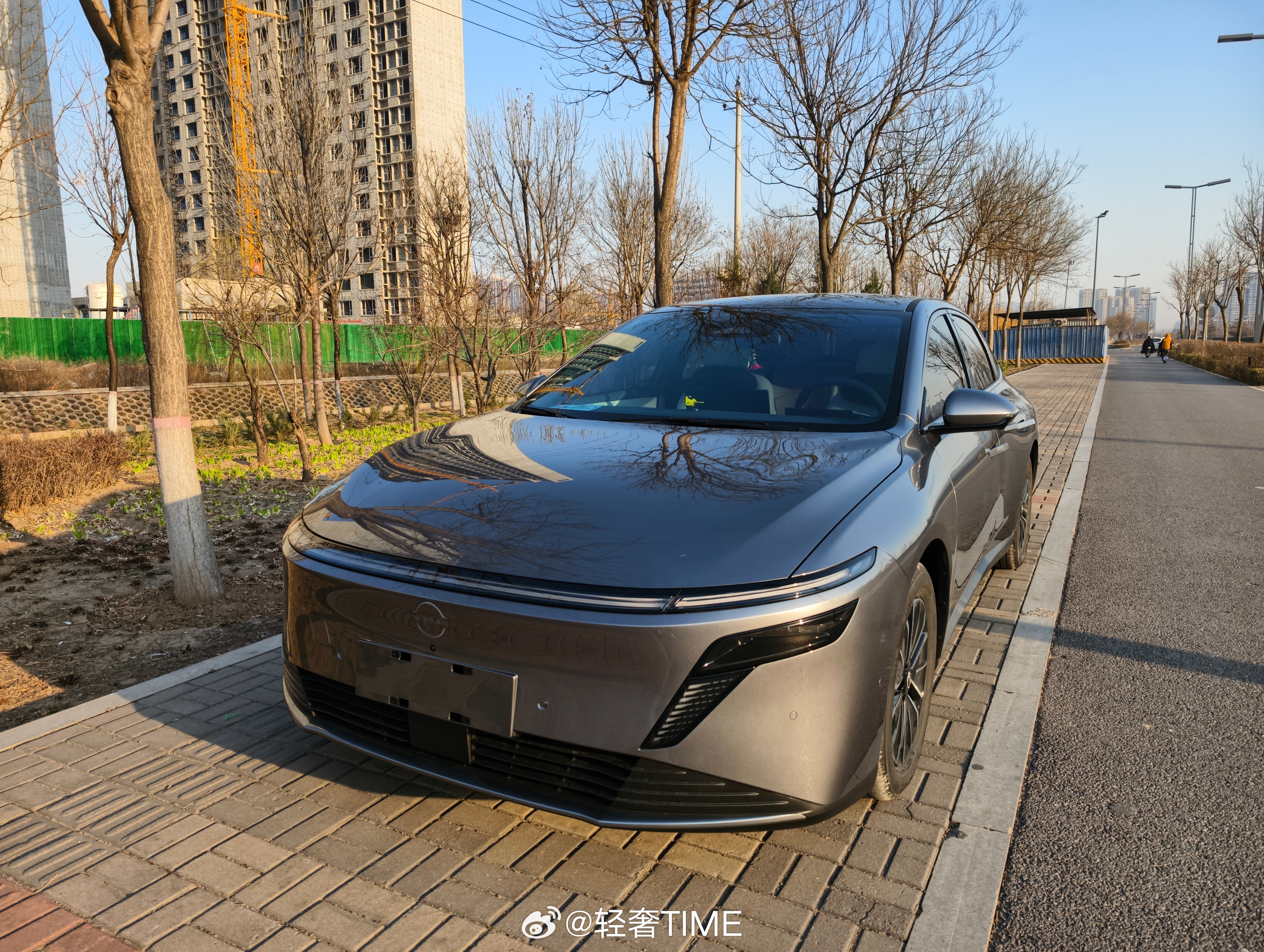 我都忘记有购置税这个事了，今这台车咔咔收了五千大洋的购置税，一台苹果没了！！！心