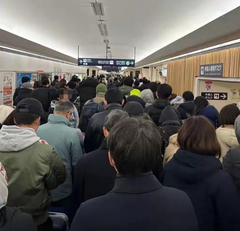 国家反复说不要去日本！非要去！暴雪七千人滞留机场几十小时！北海道新千岁机场因为暴