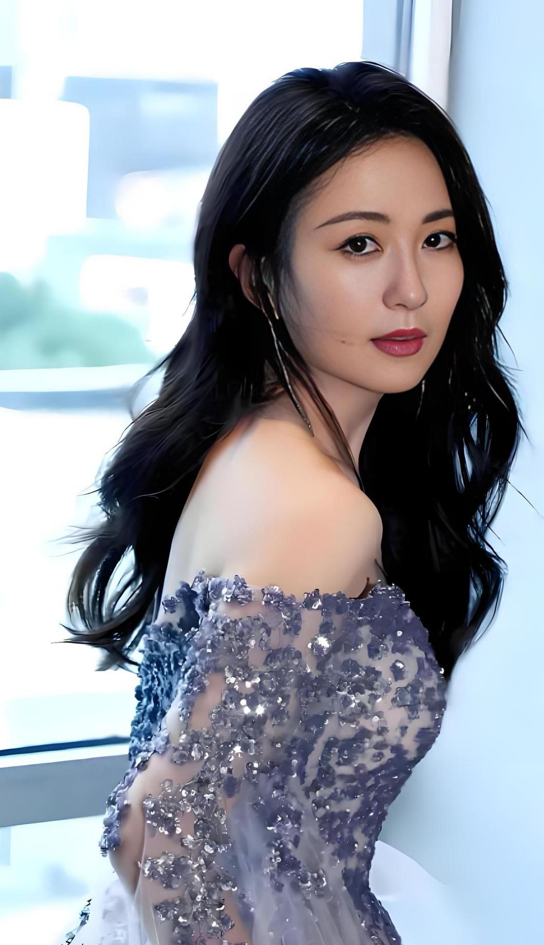 杨童舒天生丽质，韵味十足

我喜欢影视演员杨童舒，印象最深的是2025年央视热播