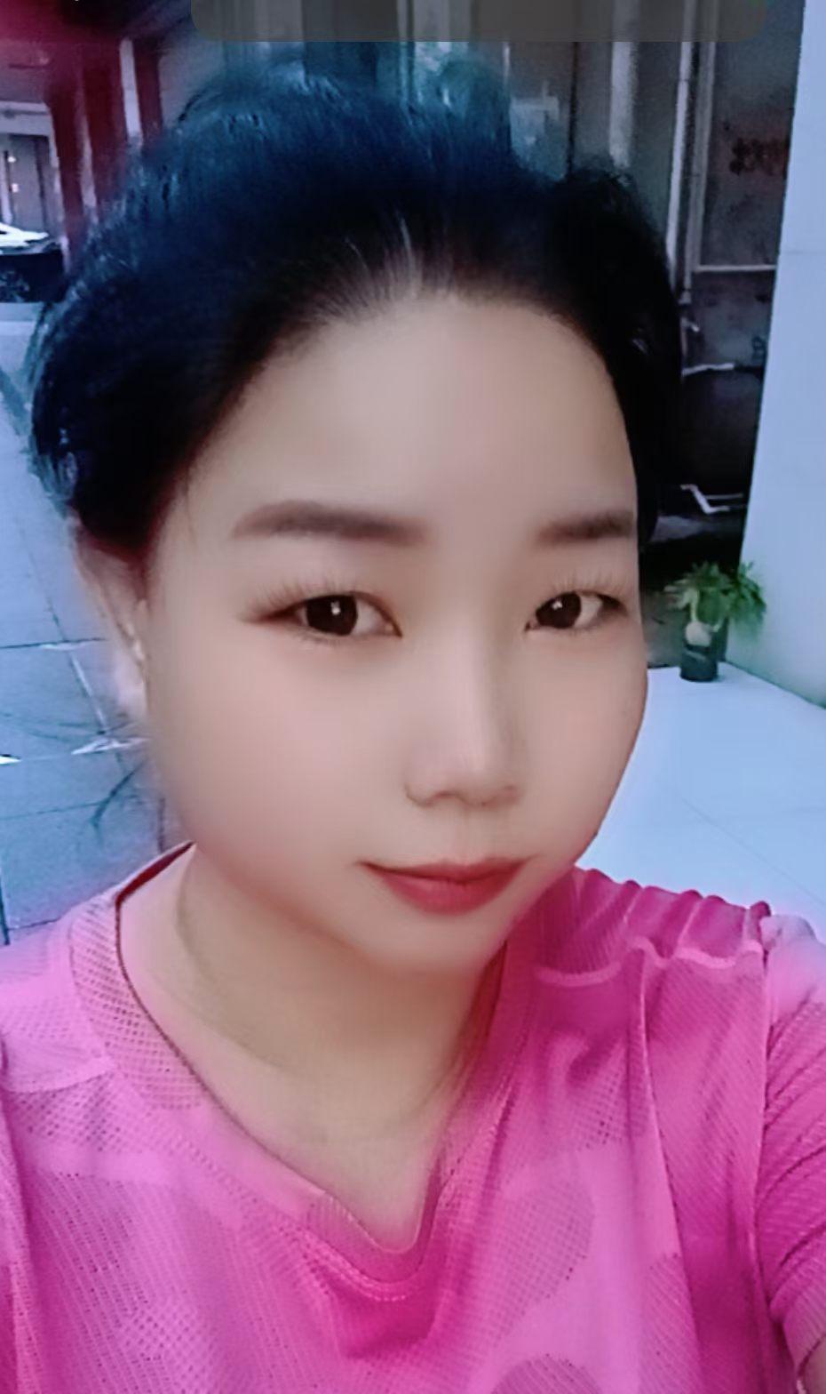 我没有资格去评判任何一个人。因为我对别人不了解。每个人的看法和做法都不一样。有些