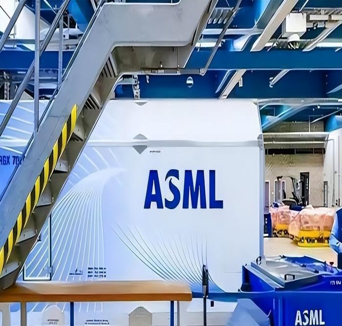 美国：绝不允许把使用美国技术的光刻机，卖给中国！中国：绝不允许把使用中国稀土的光