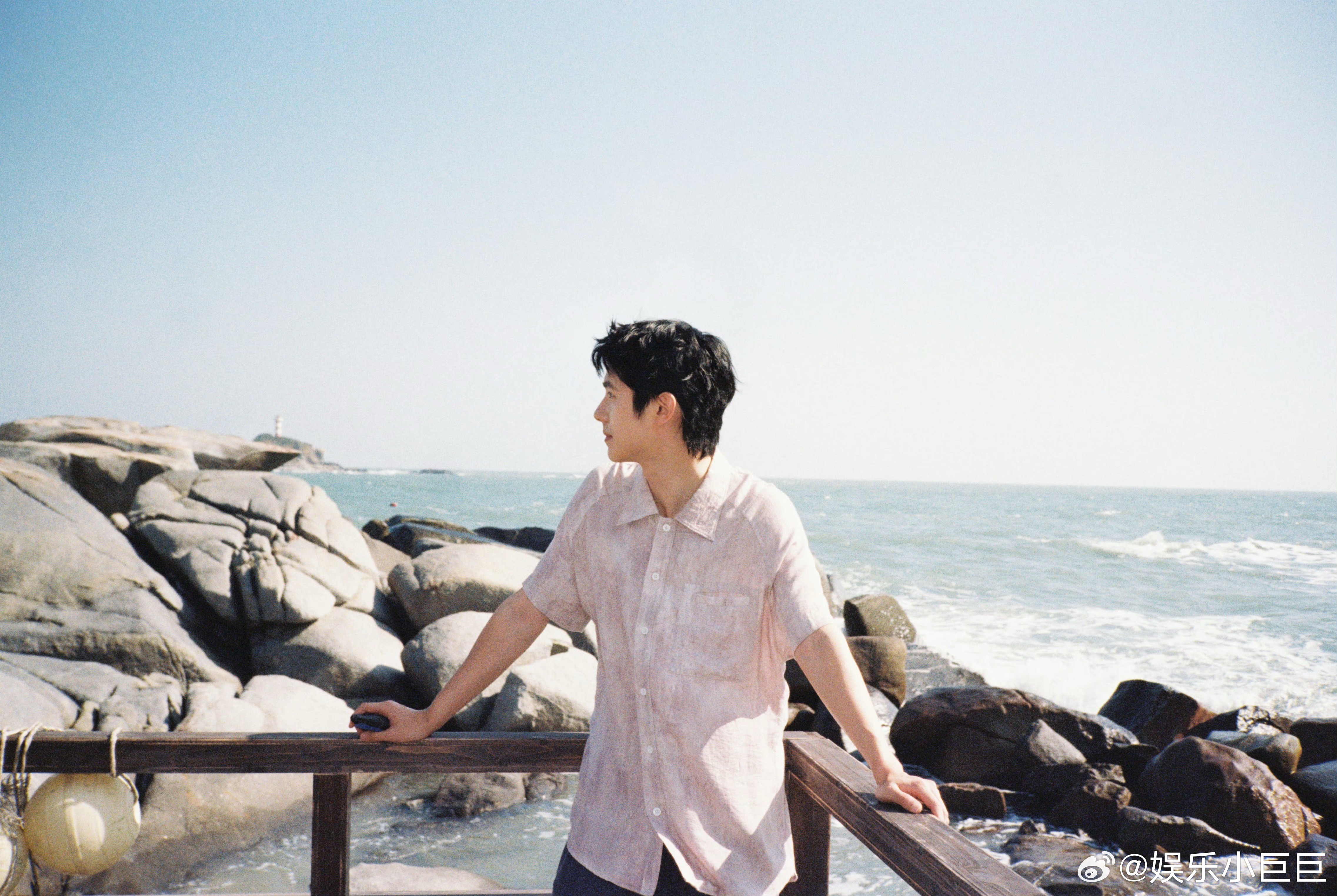 今天海岛路透刘昊然状态有点赞诶，看着真的感觉到海风了 