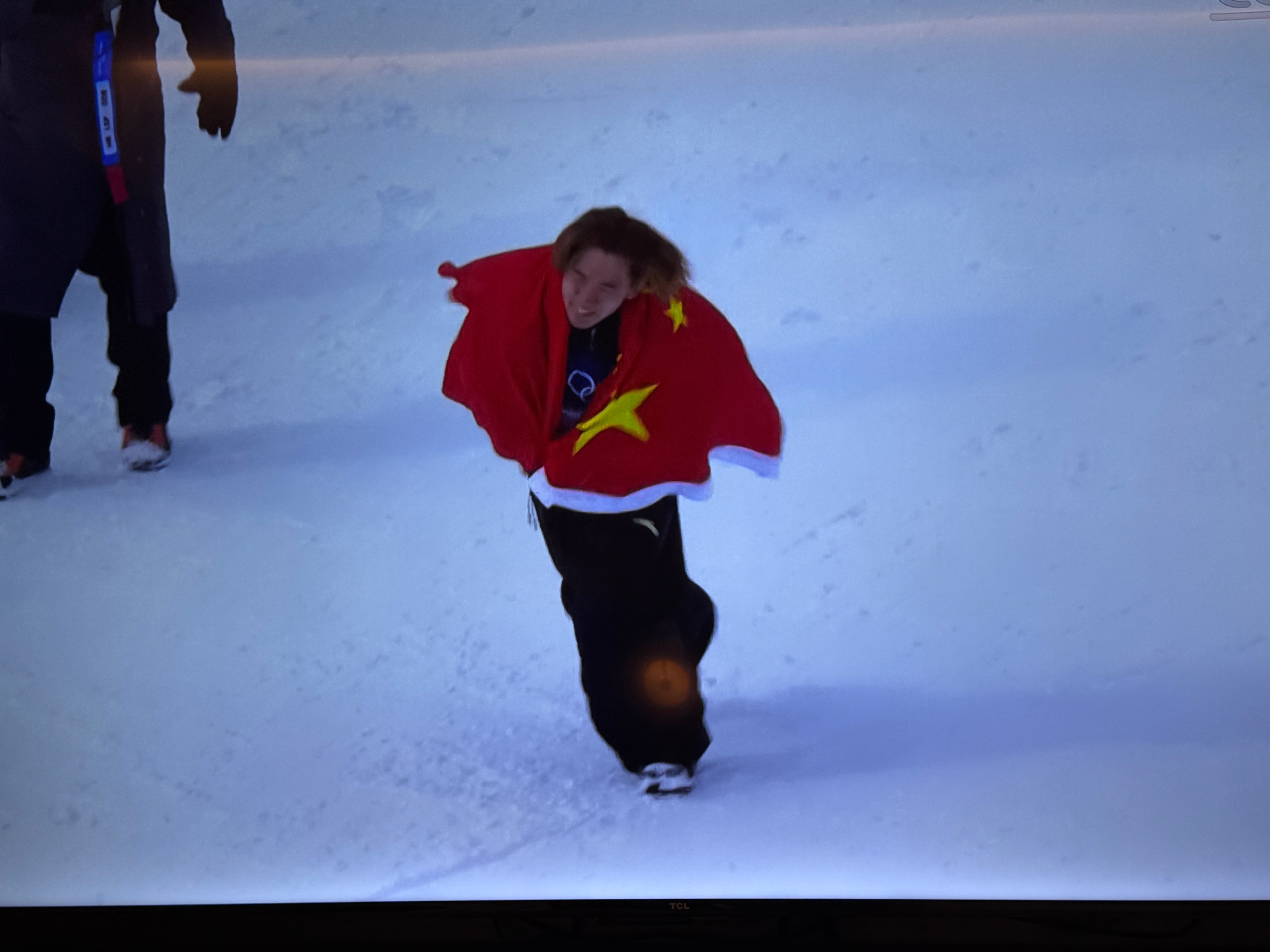 苏翊鸣在生日夜拿到中国首金！真的真的夯爆了！苏翊鸣从头赢到尾中国国家队祝贺苏翊鸣