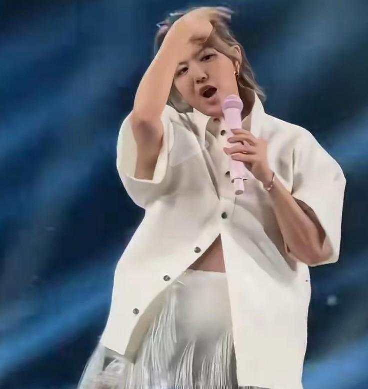 无滤镜江珊头发花白，章子怡怎么和倪萍好像？
 
看完这些明星的照片，治好了我的容