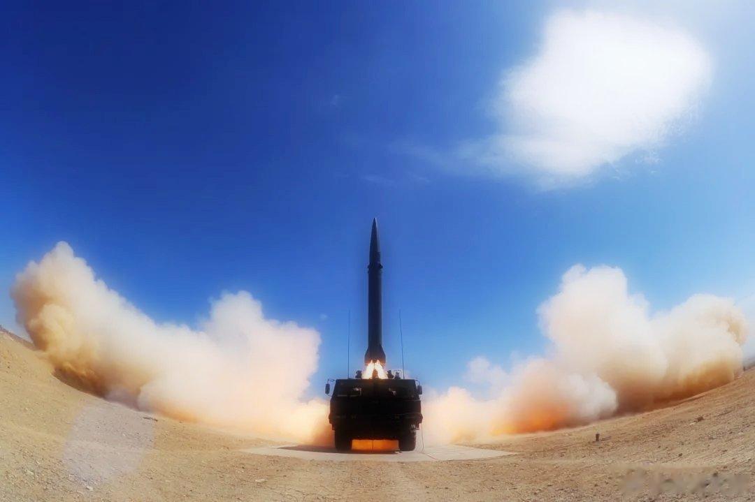 #东风快递[超话]##正青春火箭军##火箭军# 《前进，英雄的火箭军》白山黑水走