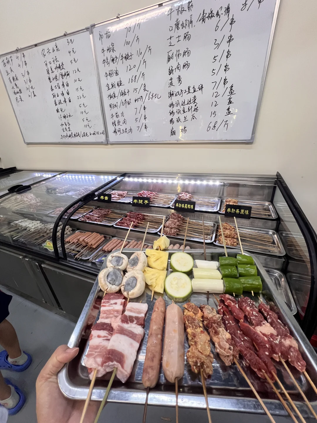 全网紧急征集万江烧烤搭子🍢！ 讲真，一个人撸串根本没有灵魂！ 炭火现...