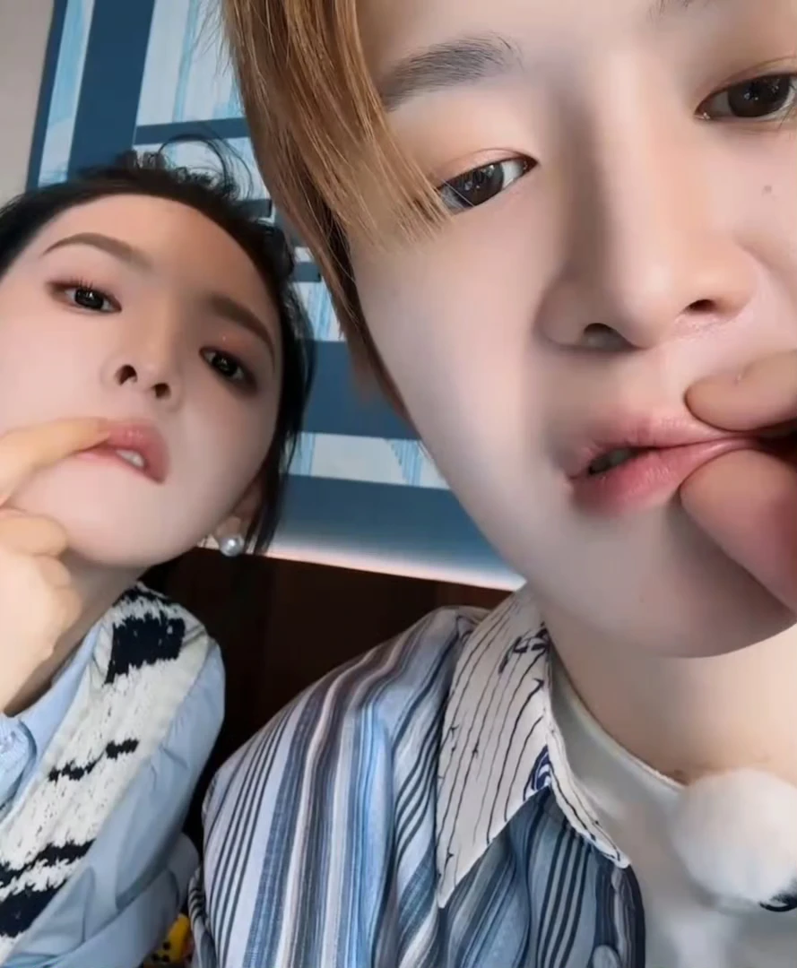 小嘴巴👄