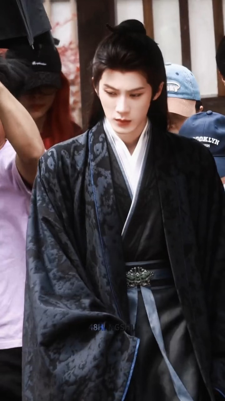 无缝转换谢却山状态的檀健次🤲檀健次墨色暗纹古装造型