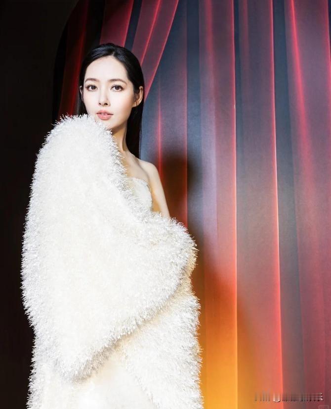 郭碧婷应该是豪门里最让人羡慕的媳妇了吧。

她没有豪门规矩，想住在哪就住在哪。