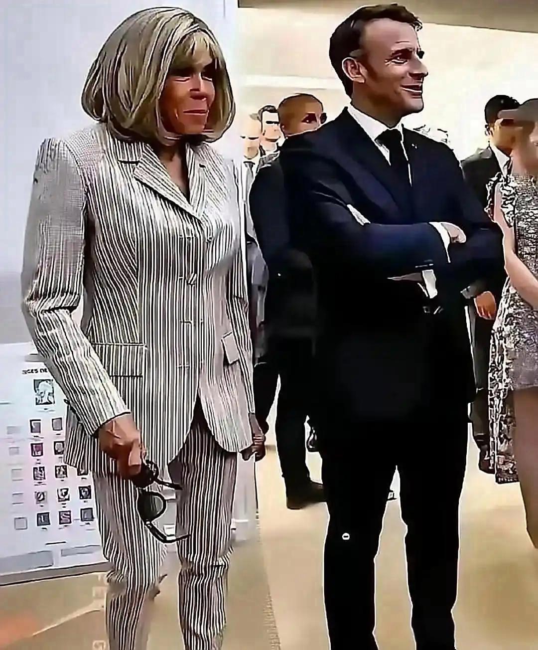 [中国赞]我问老公，马克龙的妻子都72岁了，他为啥不找个22岁年轻漂亮的姑娘呢？