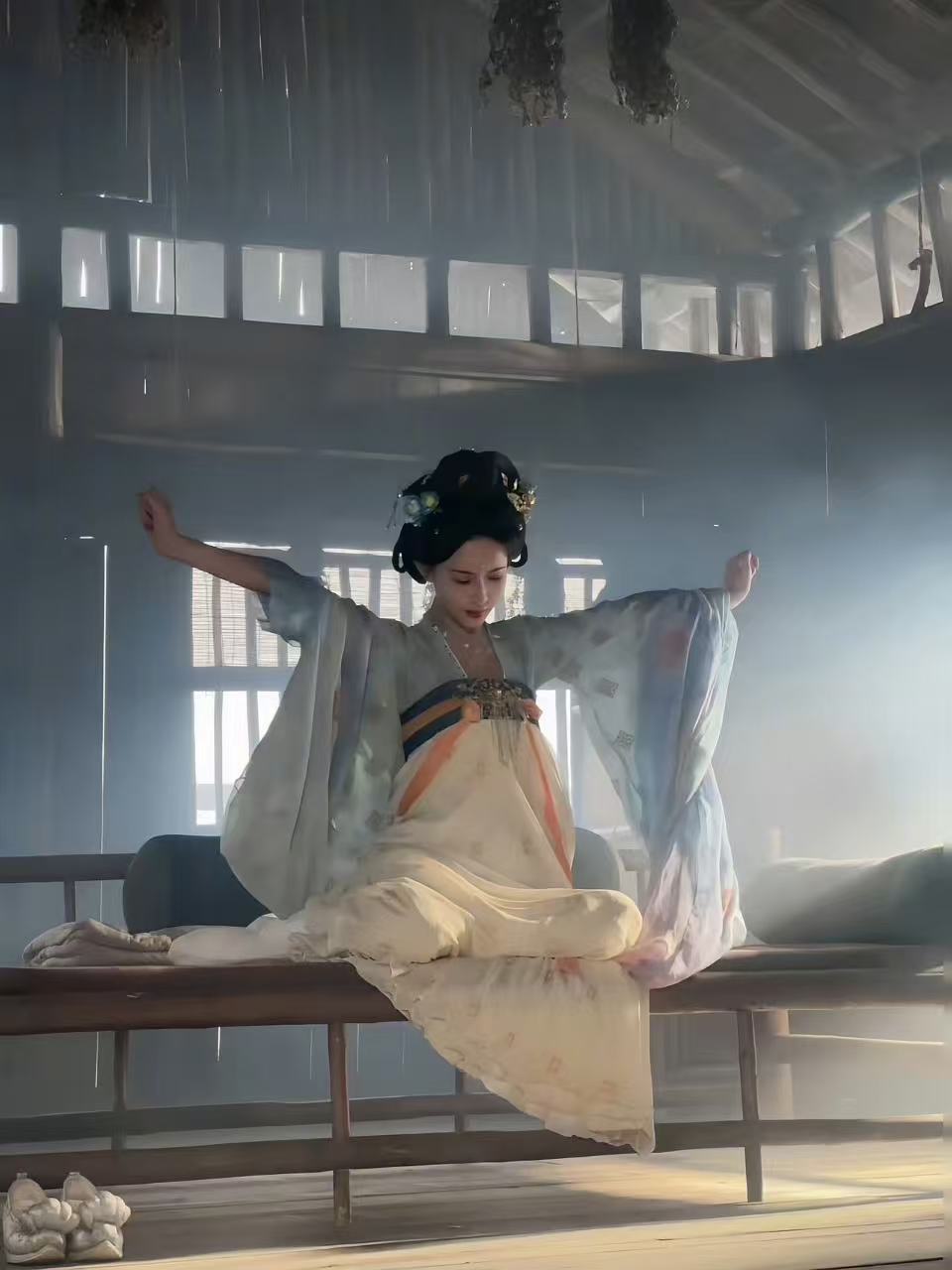 孟子义暮晚摇片场plog孟子义伸懒腰是小猫晚摇 ​​​