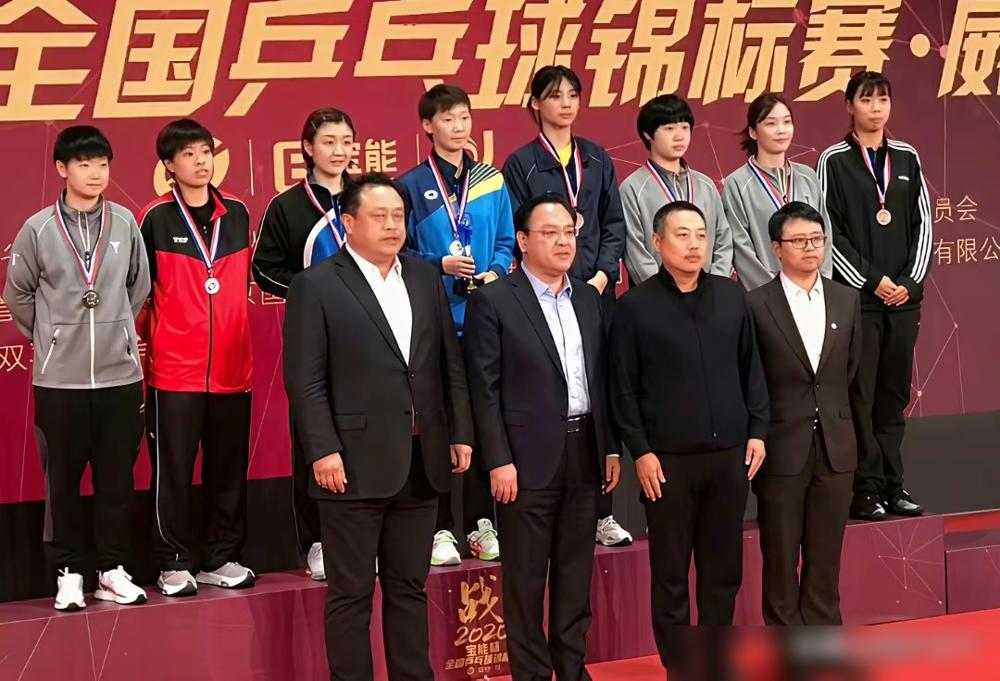 原来我们都被曼昱给骗了，
不查不知道，一查吓一跳，
没想到曼昱还保持着全锦赛的一