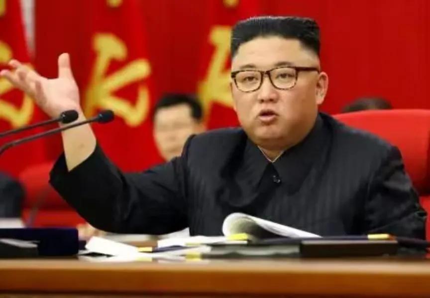 金正恩作出重大决定，无惧美西方。  
朝鲜领导人金正恩在朝鲜与俄罗斯外交部长拉夫