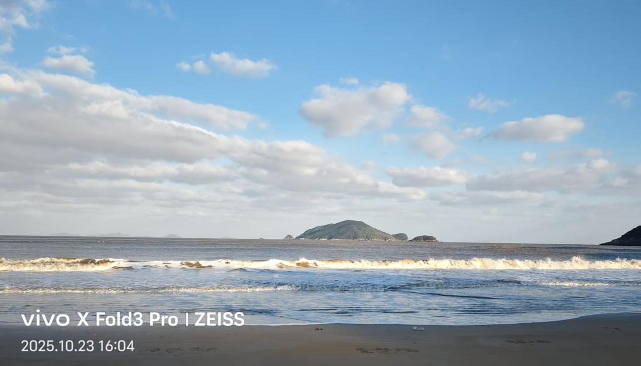 说人生就是磨难，我不完全认同。确实，人生各阶段都有难题，小时候愁成绩，长大后忙工