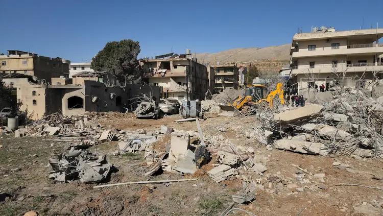 【以军空袭黎巴嫩致至少19人死亡】据黎巴嫩医护人员统计，8日以色列国防军空袭黎巴