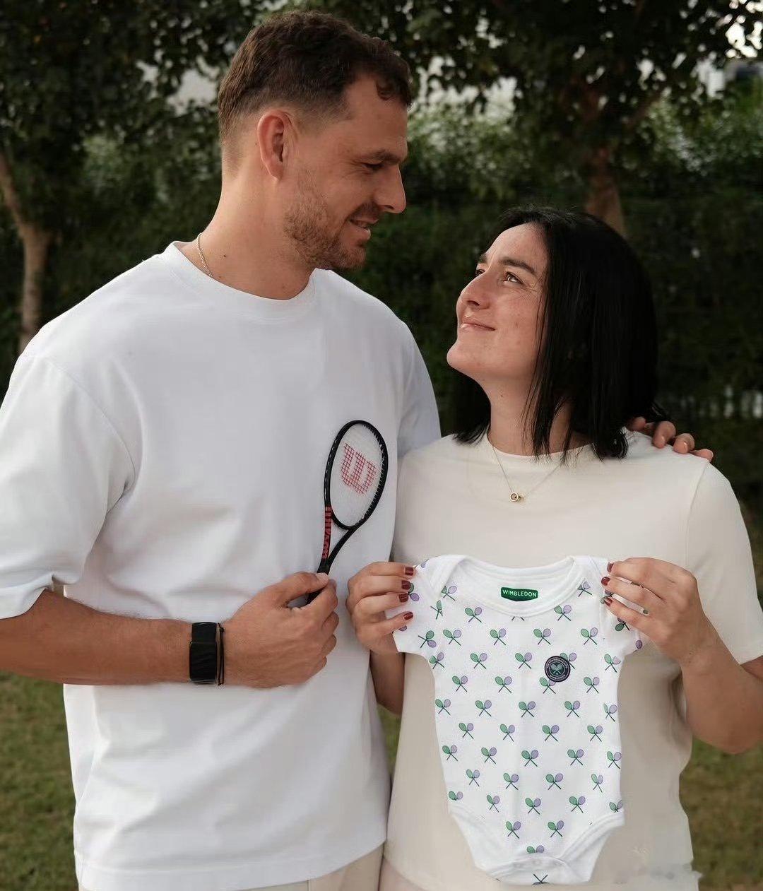 贾巴尔怀孕了！恭喜！“我先前暂离赛场为自己充电…原来我们准备了最可爱的回归方式。