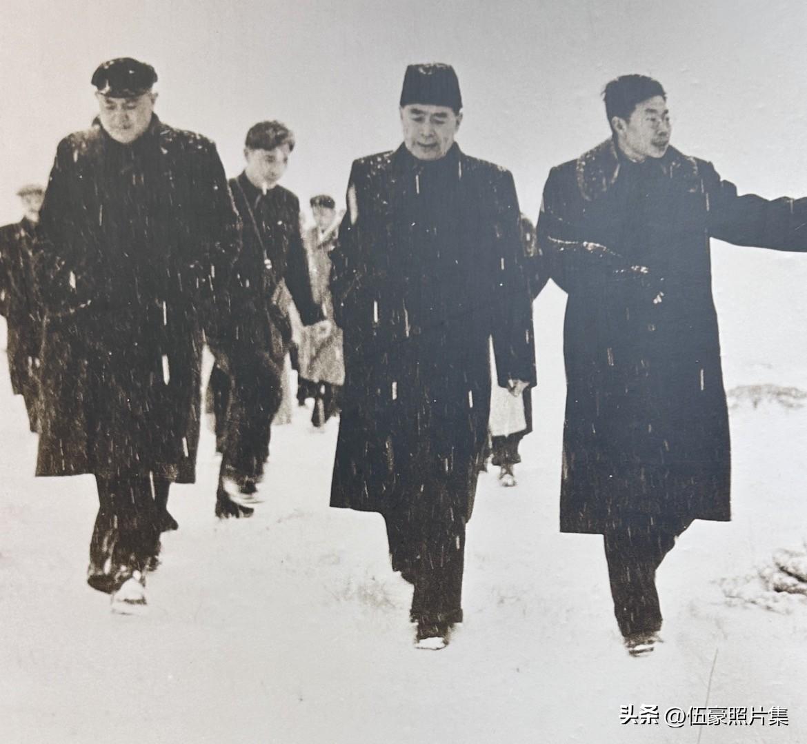 1958年2月26日，周恩来总理刚访问朝鲜回国，便不顾旅途劳顿赶赴武汉。2月28
