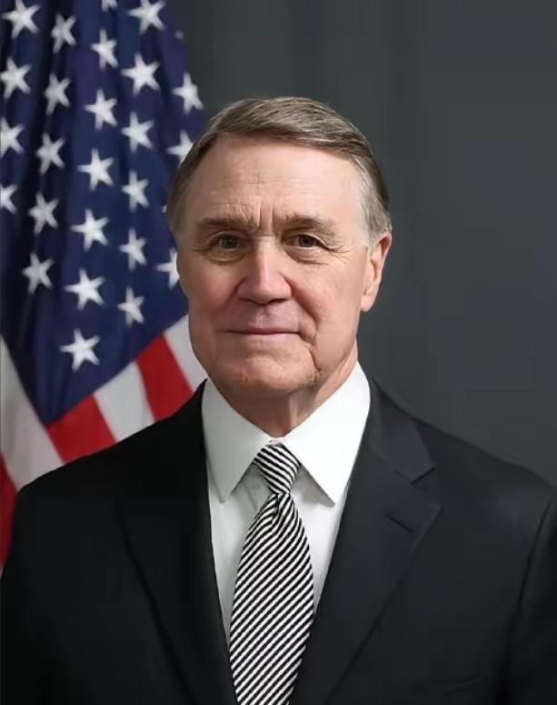 美国驻华大使庞德伟公开表态：：“特朗普总统目前所做的，正是试图纠正美国过去25年