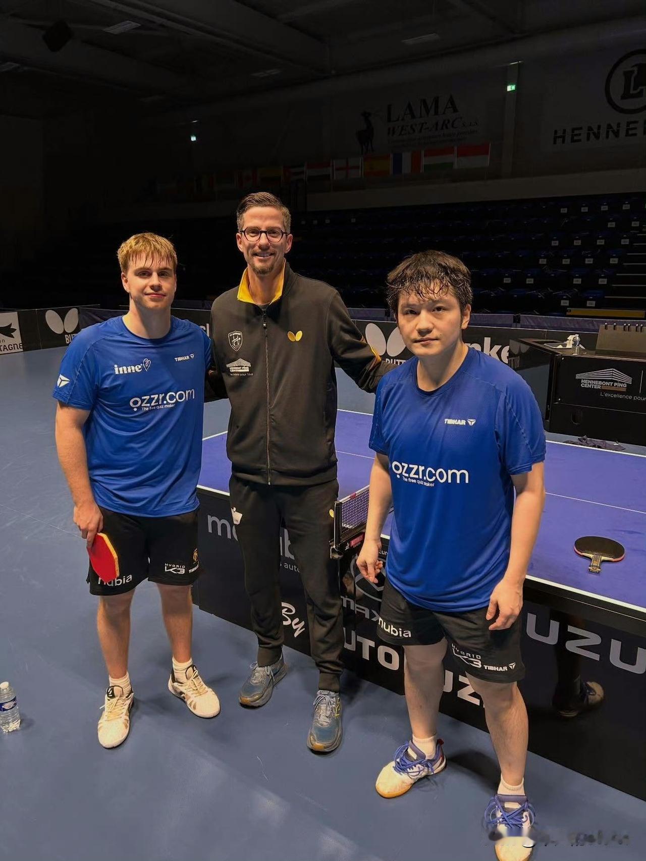 1月18日，樊振东和莫雷加德合体对练画面曝光，他俩将代表萨尔布吕肯俱乐部出战欧冠