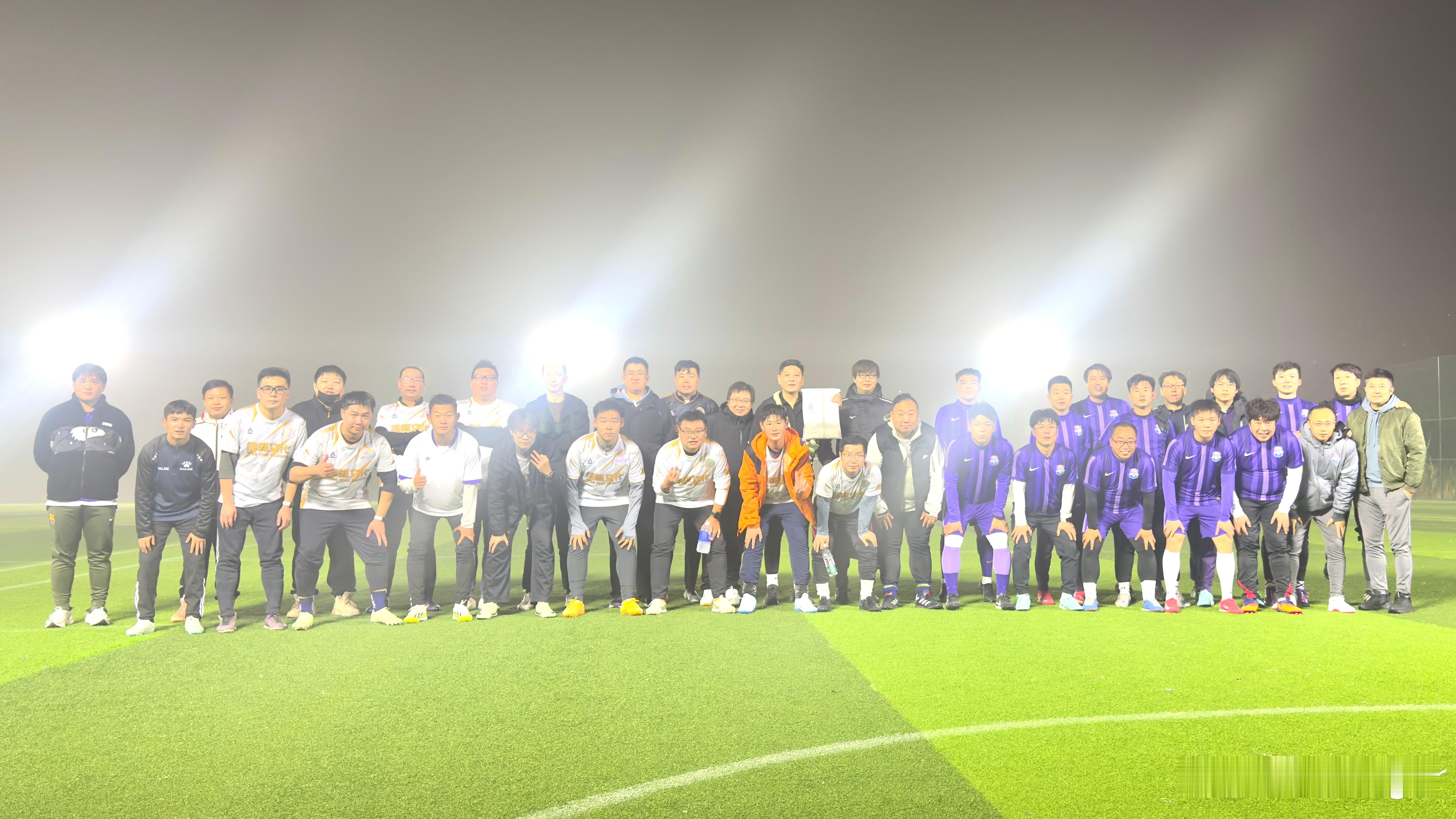 今天可痛快了！小虎周末加油吧！踢球就高兴为了天津永远进攻天津津门虎[超话]  ​