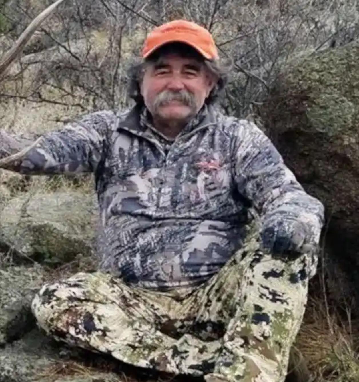 🐘 猎手终成猎物：美国富豪命丧非洲雨林

75岁美国富豪、资深猎人厄尼·多西奥