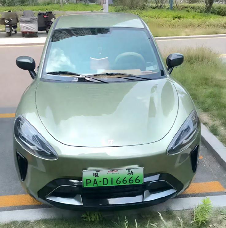 保时捷、法拉利还没等吭声，反倒是一家老头乐公司坐不住了。
这起诉的内容也是有极高