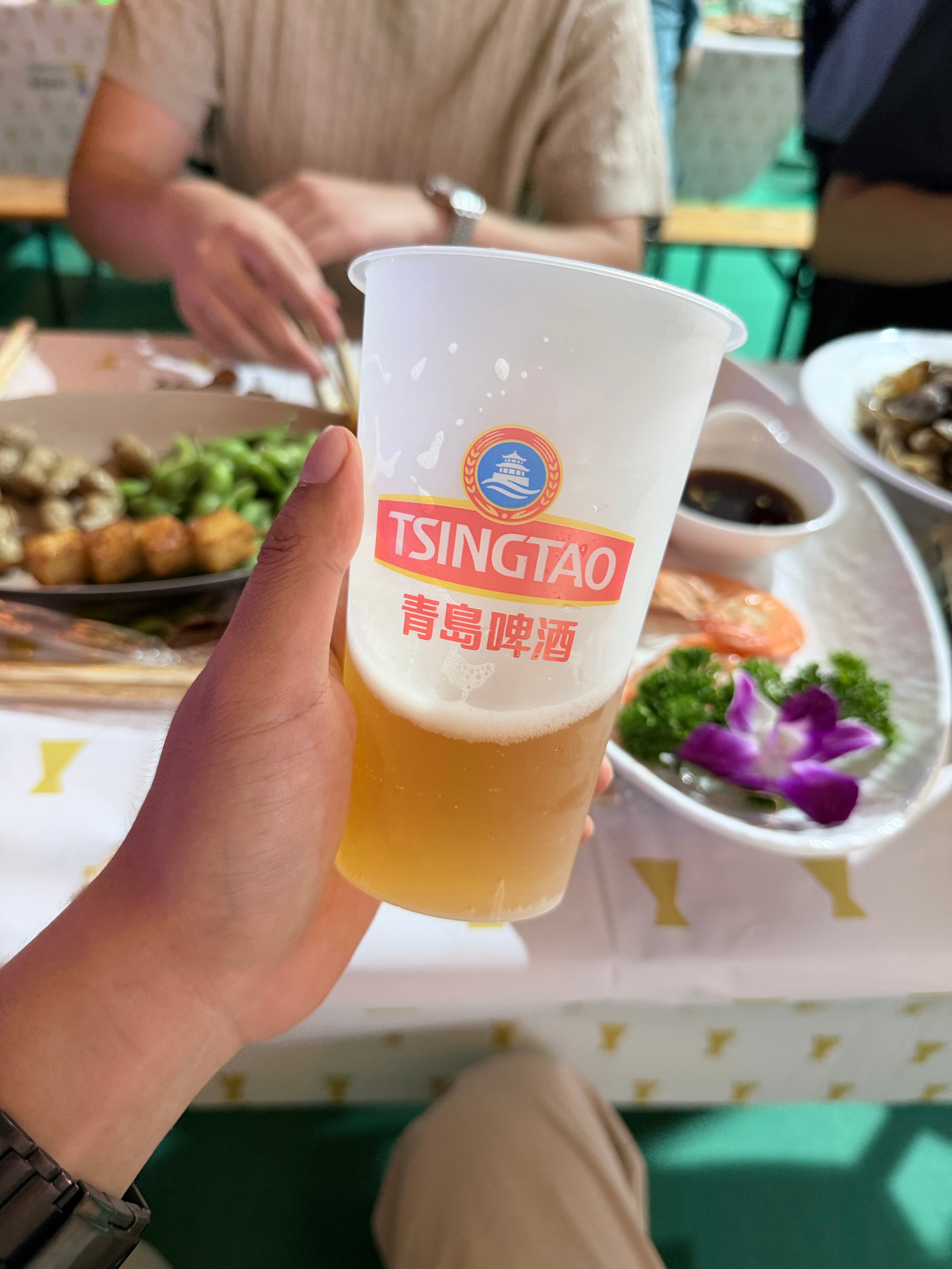 今天来啤酒节凑凑热闹～你别说，酒还蛮好喝的人超多，大家要来要提早～不然不好停车哦