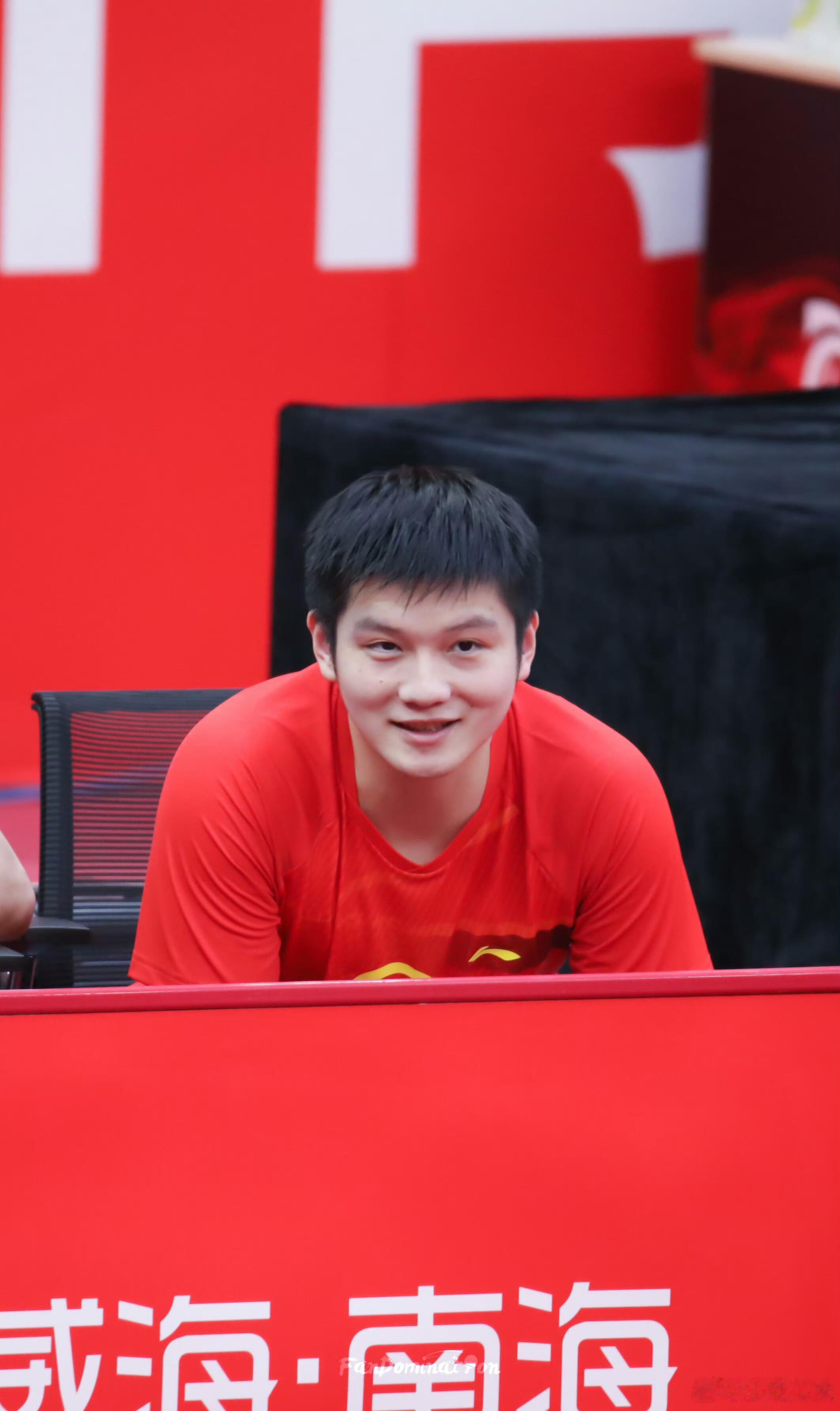 我太可爱怎么办可爱到膨胀啦晚安咚咚，比赛比赛快快来 