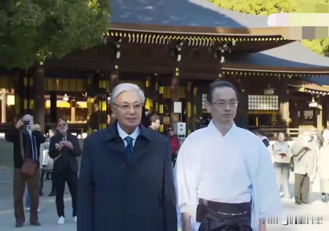 托卡耶夫这波操作属实让人摸不着头脑。参拜日本明治神宫可是犯了大忌，明治神宫与日本