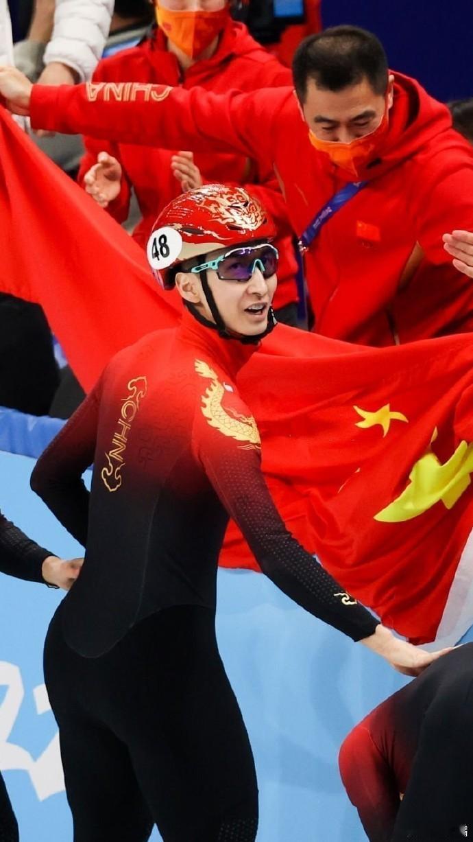 武大靖官宣退役谁的青春记忆被唤醒！武大靖官宣退役，低调告别赛场。从陪练到冬奥双金