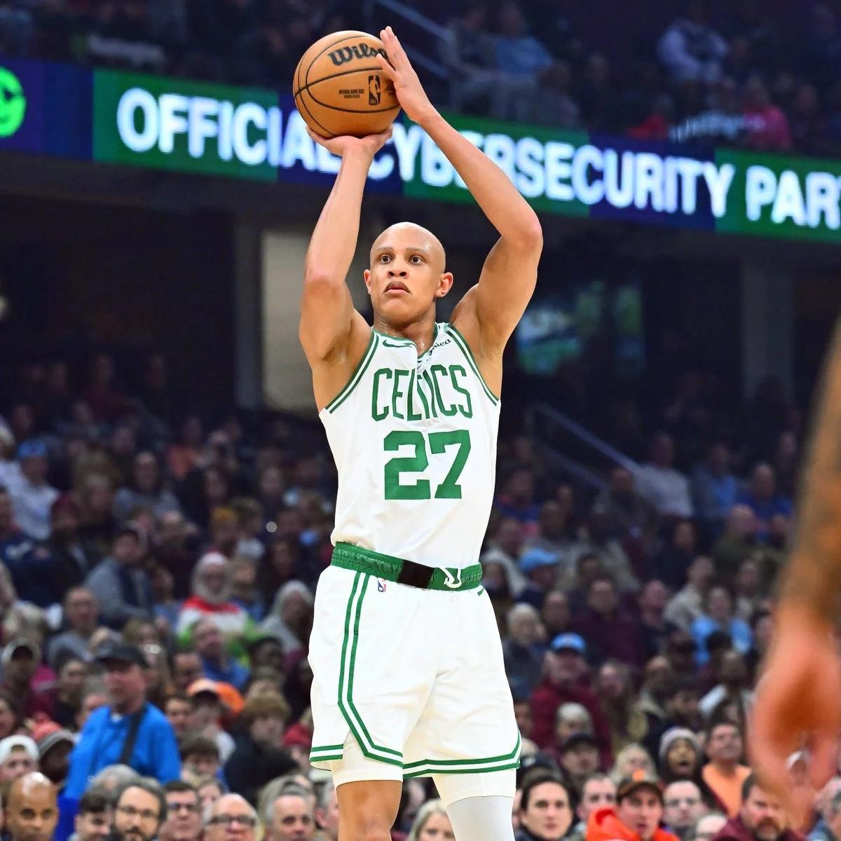 沃尔什这个光头造型让我想到了《灌篮高手》里那个内藤铁也。之前对他的印象是一个二轮