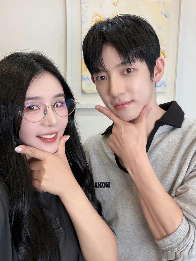 金允植曹璐合照允植和时宇❤️ ​​​
