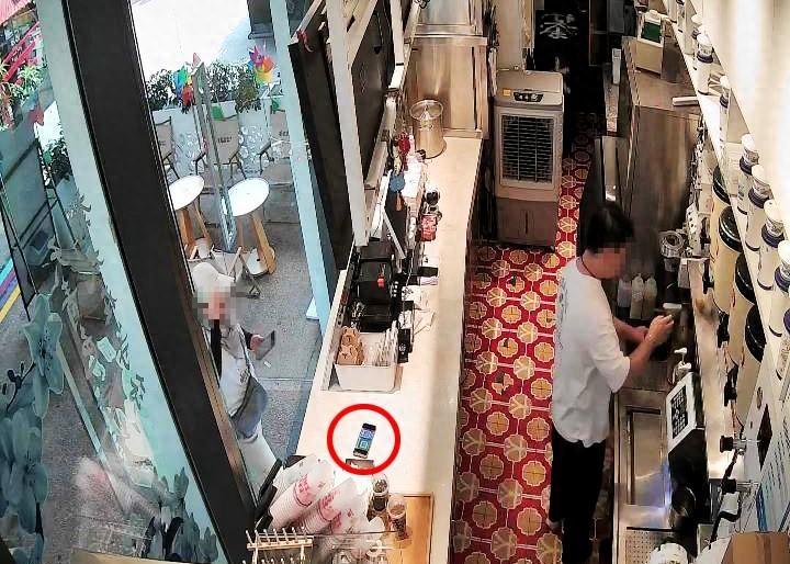 “胆大包天！”2024年8月，北京，一奶茶店女员工趁自己当班时，将奶茶店内的收款