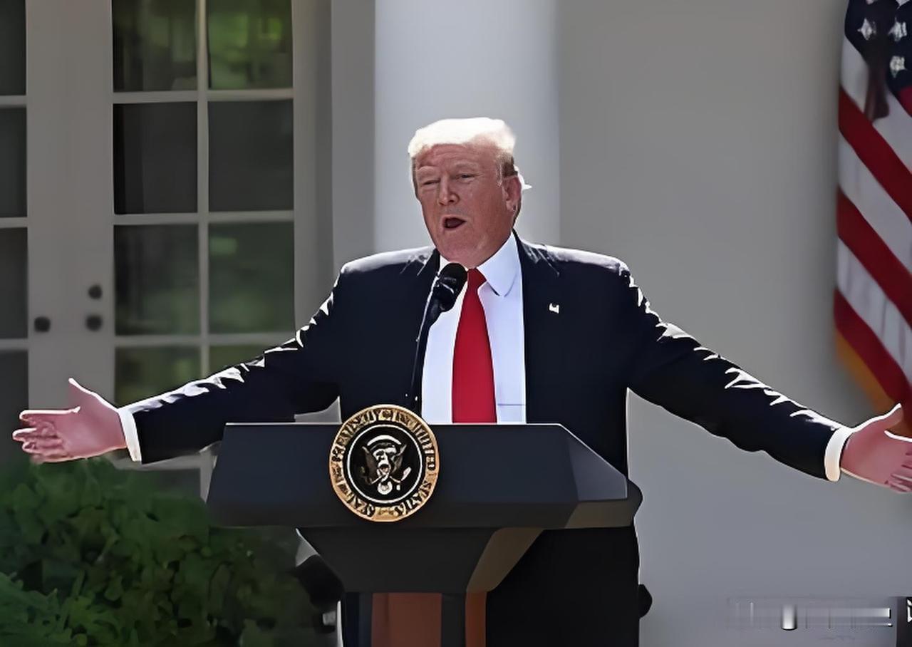 特朗普玩脱了！
 
把一国总统连人带家属强行抓走，他站在白宫玫瑰园高调宣布消息时