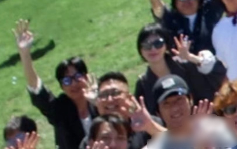 邓帅这个婚礼还有角落里站在一起的皓史 ​​​