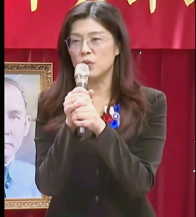 快讯 郑丽文：“九二共识”是两岸中国人最高智慧展现，国民党将坚定走下去。
网友: