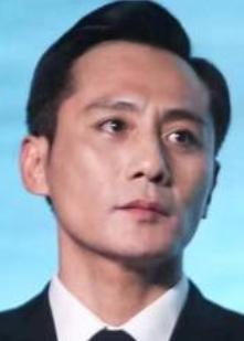 2026年4月16日，刘烨身着黑色西装亮相第16届北京国际电影节开幕红毯及电影《