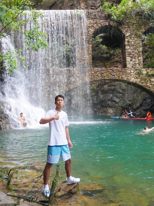 清远狗比夫|在广东夏日溯溪玩水才是正经事