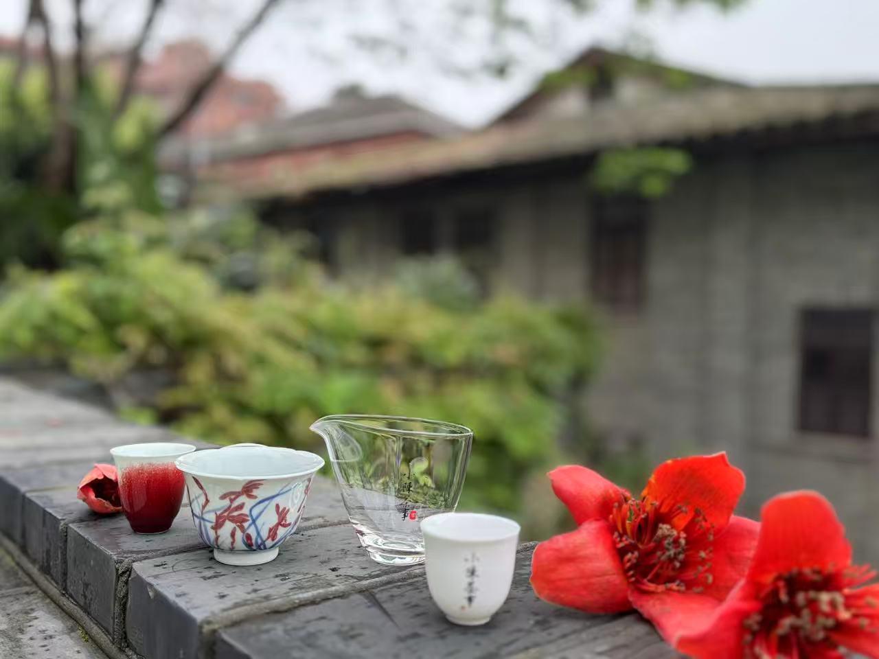 盘点跌落神坛的4种茶叶，90%的人喝过第一种
①铁观音。
铁观音，是真正意义上红