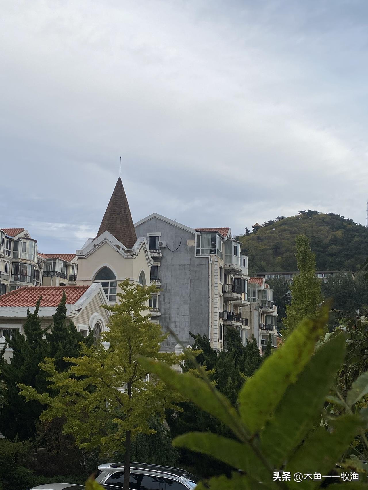 大连莲花山附近只下了一点点毛毛雨，根本不解渴。昨天，大连气象台发布预报以及《大连