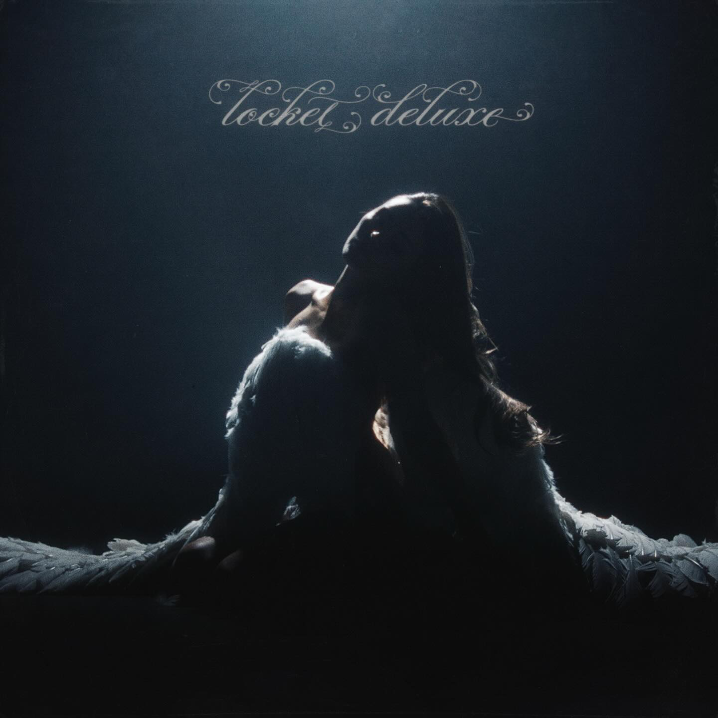 Madison Beer 第三张录音室专辑『locket』豪华版本周五5月8日正