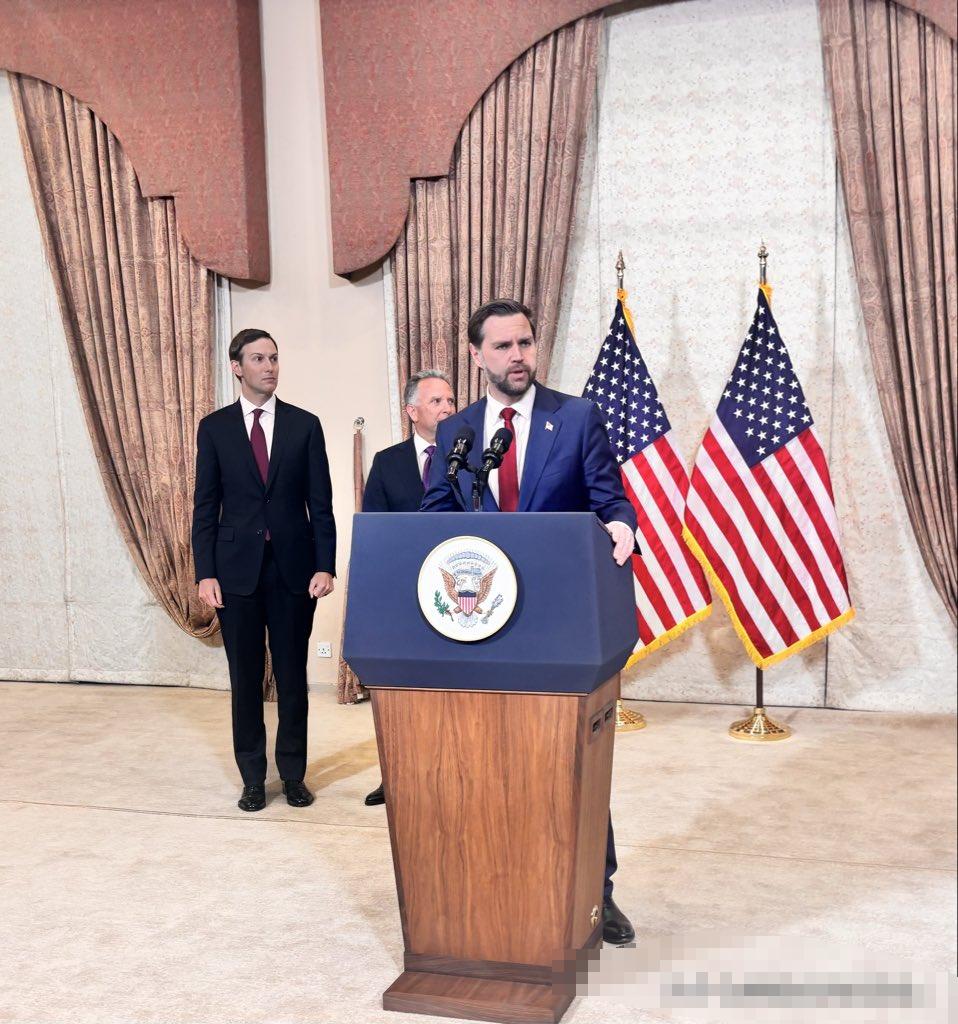 美军封锁伊朗港口，很多人以为特朗普只是在虚张声势、谈判桌上加筹码。错了！真相是：