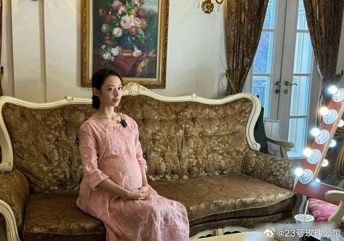 不愧是明星，怀孕时候都美若天仙啊。 