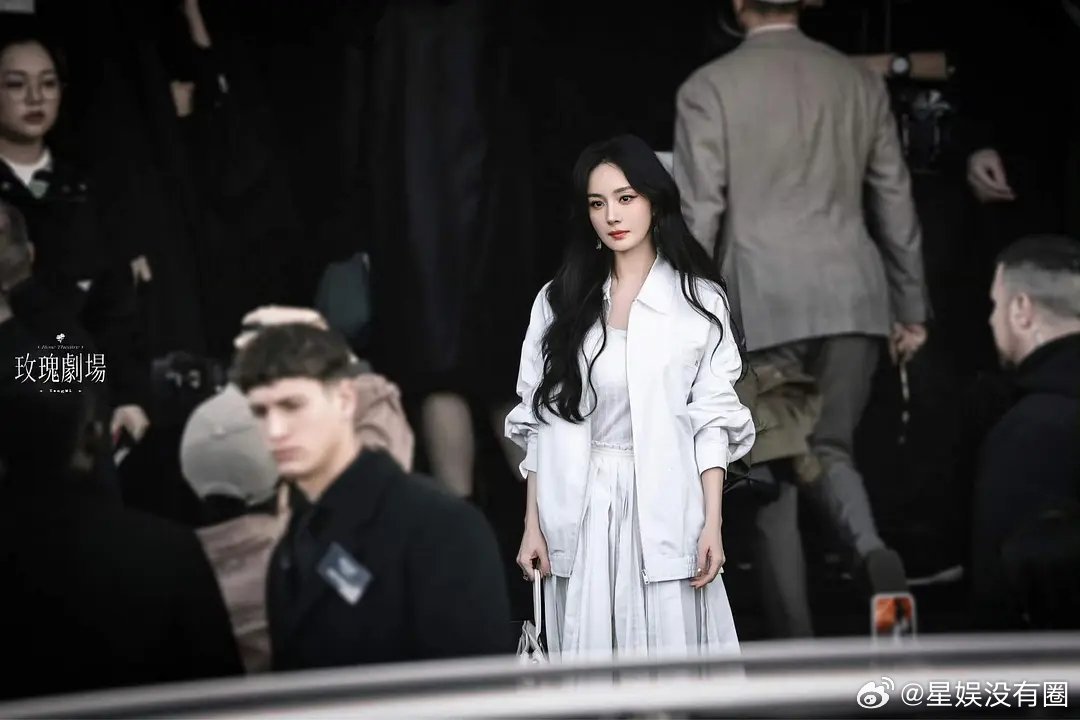 杨幂神图某人衣服这么像，咋没出片啊